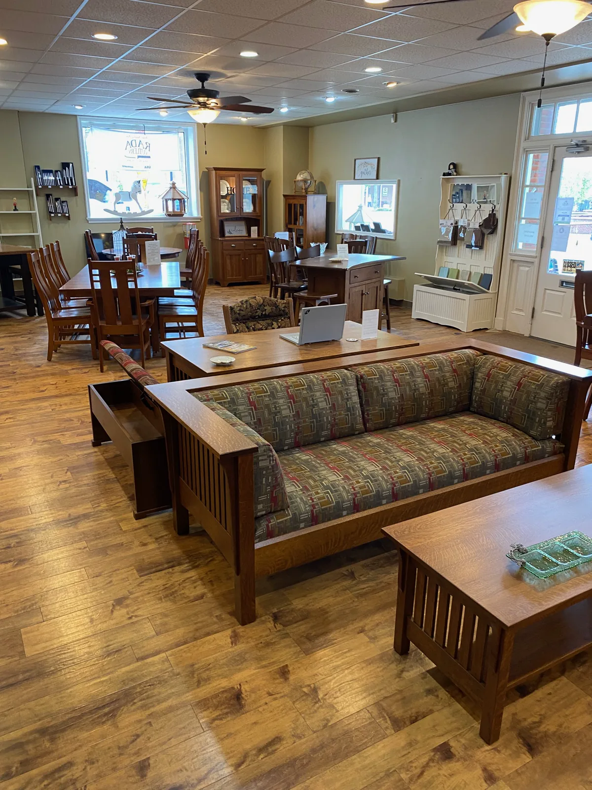 Mill Creek Furniture - Amish Furniture Store in Ligonier, Pennsylvania